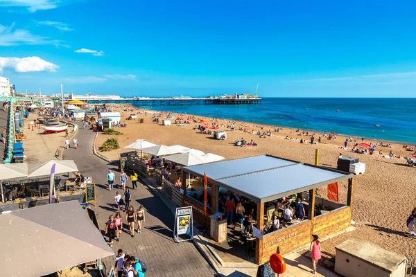 Brighton Ιουνιου 2022 Προβλήτα Brighton Στην Παραλία Brighton Μια Ηλιόλουστη — Φωτογραφία Αρχείου