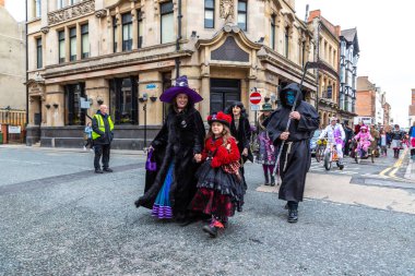 KINGSTON UPON HULL, İngiltere - 30 Ekim 2022: Hulloween Steampunk Festivali ve Hull, Kingston 'da Hull, Yorkshire, İngiltere