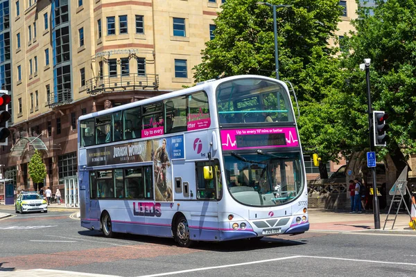 Leeds June 2022 Double Decker Bus Sunny Summer Day Leeds — Stock Photo, Image