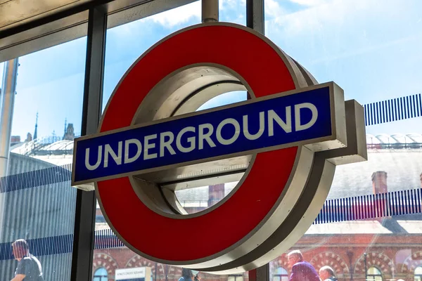 Лондон Великобритания Июня 2022 Года Лондонский Подземный Знак Открытом Воздухе — стоковое фото