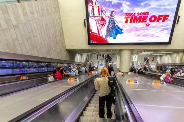 Londýn Spojené Království Června 2022 Eskalátor Londýnské Stanici Metra Londýně — Stock fotografie