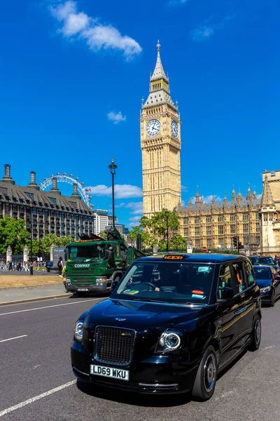 London Zjednoczone Królestwo Czerwca 2022 Taxi Big Ben Londynie Słoneczny — Zdjęcie stockowe