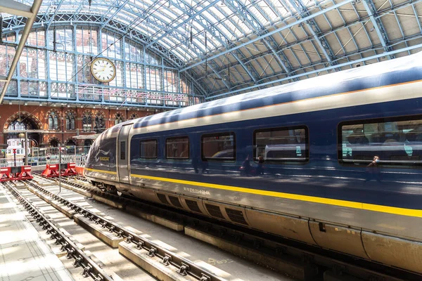 London Storbritannien Juni 2022 Modern Eurostar Höghastighetståg Förbinder Paris Gare — Stockfoto