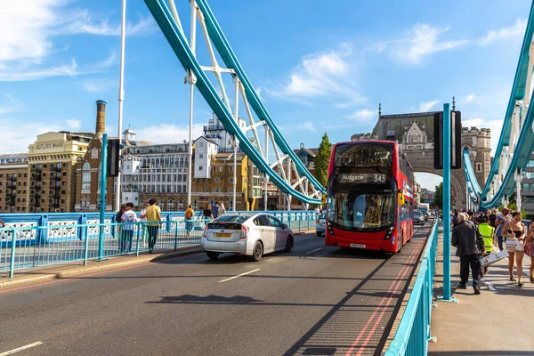 London June 2022 Historic Tower Bridge Red Double Decker Bus — Stock Photo, Image