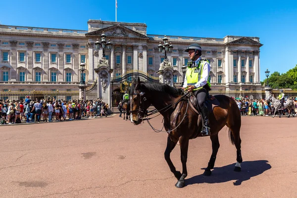 Лондон Великобритания Июня 2022 Года Столичная Полиция Патрулирует Смене Караула — стоковое фото