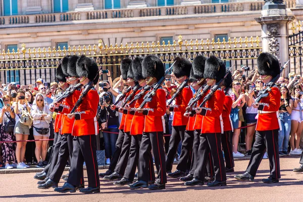 Londres Reino Unido Junho 2022 Mudança Cerimônia Guarda Frente Palácio — Fotografia de Stock