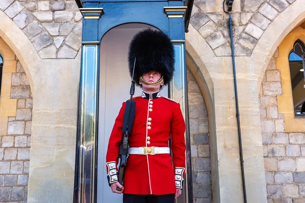 Windsor Storbritannien Juni 2022 Livgardet Tjänst Windsor Castle Windsor Solig — Stockfoto