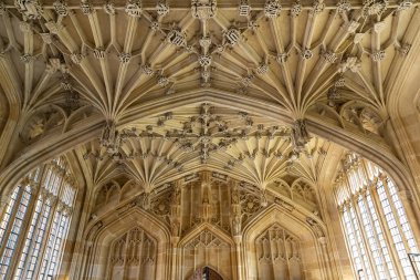 OXFORD, İngiltere - 11 Haziran 2022: Oxford, Birleşik Krallık 'taki İlahiyat Okulu' nun iç görünümü