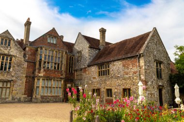 Salisbury, İngiltere - 17 Haziran 2022: Salisbury Müzesi güneşli bir yaz gününde, İngiltere