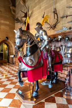 WARWICK, İngiltere - 11 Haziran 2022 - Warwick Şatosu 'nun İçi - 1068 yılında İngiltere' de Fatih William tarafından inşa edilen bir ortaçağ kalesidir.