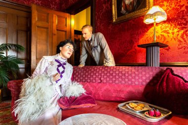 WARWICK, İngiltere - 11 Haziran 2022 - Warwick Şatosu 'nun İçi - 1068 yılında İngiltere' de Fatih William tarafından inşa edilen bir ortaçağ kalesidir.