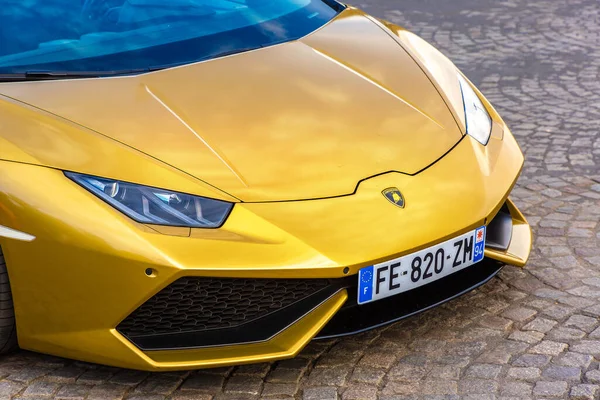 Париж Франция Июня 2022 Года Спортивный Автомобиль Yellow Lamborghini Париже — стоковое фото