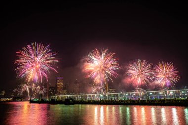 New York sehri üzerinde havai fişekler, ABD