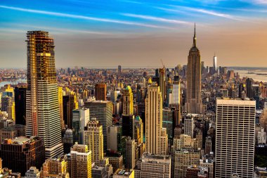 New York City, New York, ABD 'de günbatımında Manhattan' ın panoramik hava manzarası