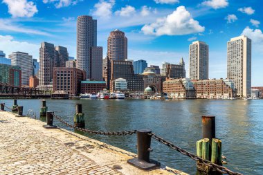 Fan Pier Par 'daki Boston şehir manzarasının panoramik görüntüsü