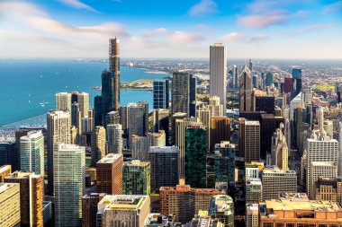 Chicago ve Michigan Gölü 'nün panoramik şehir manzarası gün batımında, Illinois, ABD