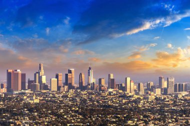 Günbatımında Los Angeles 'ın panoramik hava manzarası, Kaliforniya, ABD