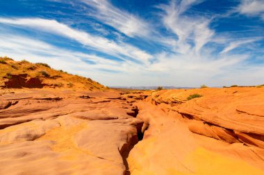 Antilop Kanyonu 'nun yüzeyi güneşli bir günde, Page, Arizona, ABD