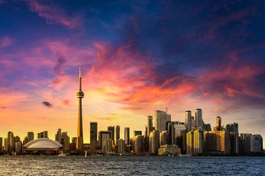 Toronto 'nun günbatımındaki panoramik görüntüsü, Ontario, Kanada