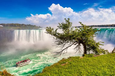 Kanada 'da Niagara Şelaleleri, At nalı Şelaleleri, Niagara Şelaleleri, Ontario, Kanada' da güneşli bir günde
