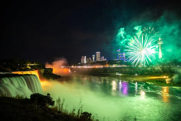 Feuerwerk Über Amerikanischen Wasserfällen Bei Niagarafällen Der Nacht Usa Von — Stockfoto