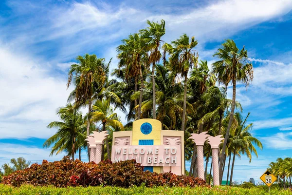 Welcome Miami Beach Road Sign Sunny Day Miami Beach Florida — Stock Photo, Image