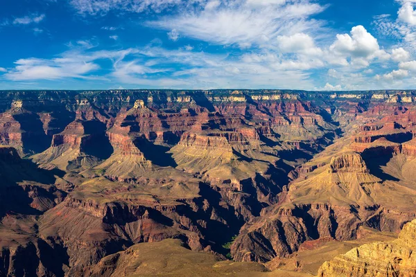 Güneşli bir günde Büyük Kanyon Ulusal Parkı, Arizona, ABD