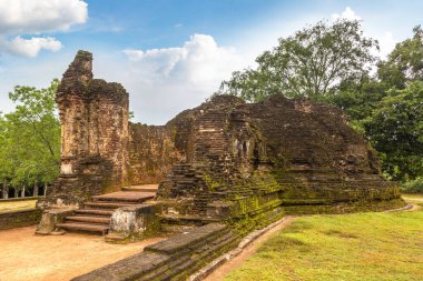 Polonnaruwa Arkeoloji Müzesi 'ndeki Potgul Vihara veya kütüphane dagobası kalıntıları, Sri Lanka