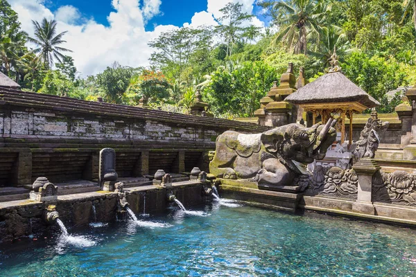 Basen Święconej Wody Świątyni Pura Tirta Empul Bali Indonezja — Zdjęcie stockowe