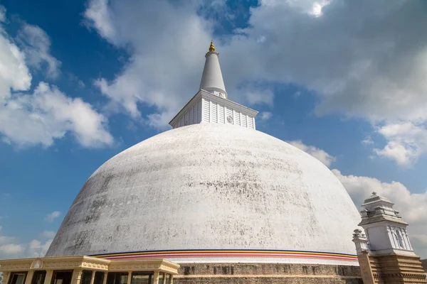 White Ruwanwelisaya Stupa Στη Σρι Λάνκα Μια Ηλιόλουστη Μέρα — Φωτογραφία Αρχείου