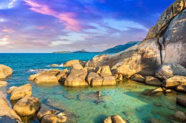 Hin Ta ve Hin Yai Kayalıkları Samui sahilinde, Tayland 'da