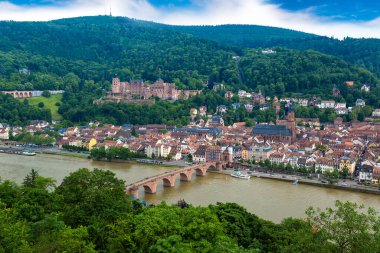 Panoramik hava görünümünde Heidelberg bir güzel yaz günü, Almanya