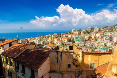 San Remo panoramik havadan görünümü içinde bir güzel yaz gün, İtalya