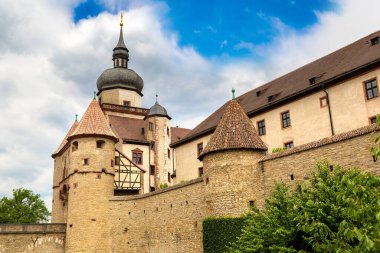 Wurzburg 'daki Marienberg Kalesi Güzel bir yaz günü, Almanya