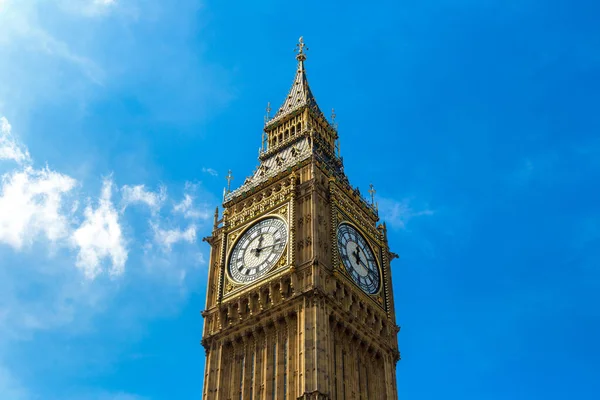 Close Van Big Ben Klokkentoren Tegen Bewolkte Lucht Londen Een — Stockfoto