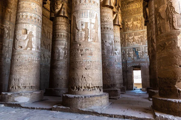 Interieur Van Dendera Tempel Een Zonnige Dag Luxor Egypte — Stockfoto