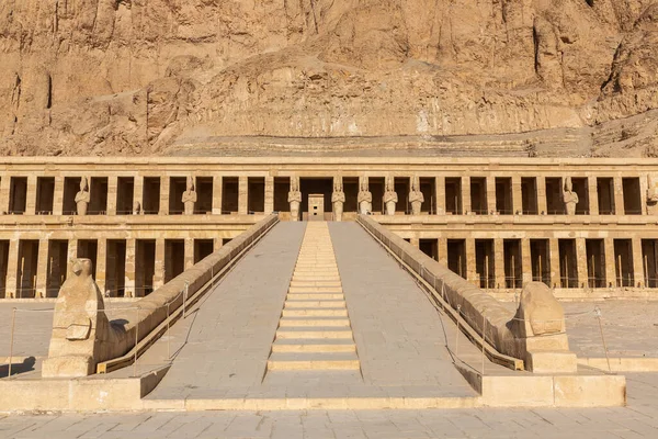 Świątynia Królowej Hatszepsut Dolina Królów Egipt — Zdjęcie stockowe