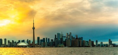 Toronto Panoraması gün batımında gökyüzü, Ontario, Kanada