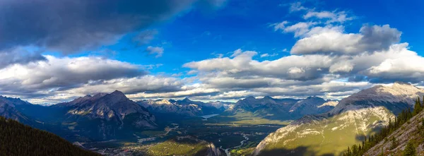 Panorama Vista Aérea Cidade Banff Bow Valley Parque Nacional Banff — Fotografia de Stock