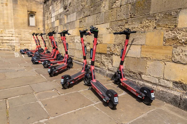 Оксфорд Великобритания Июня 2022 Года Совместные Электрические Скутеры Аренду Компанией — стоковое фото