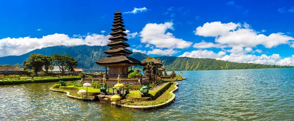 Panoráma Pura Ulun Danu Beratan Bedugul Templom Egy Bali Indonézia — Stock Fotó