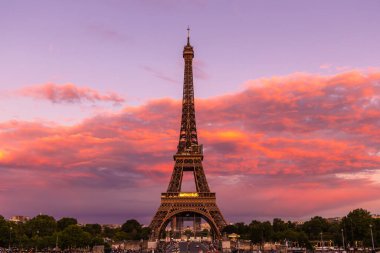 Paris 'te Eyfel Kulesi Güzel günbatımında, Fransa