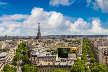 Fransa 'nın başkenti Arc de Triomphe' den Eyfel Kulesi ve Paris 'in panoramik hava manzarası