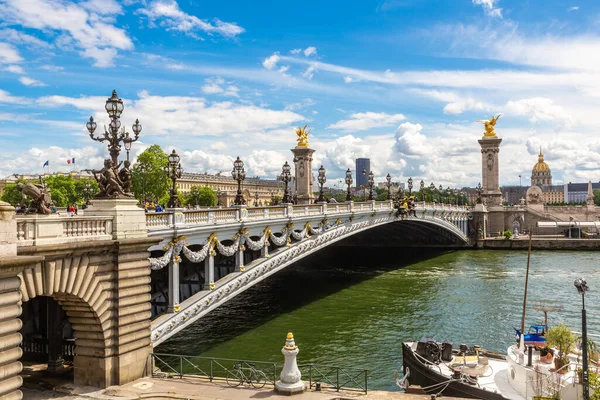 Most Pont Alexandre Iii Paryżu Letni Dzień Francja — Zdjęcie stockowe