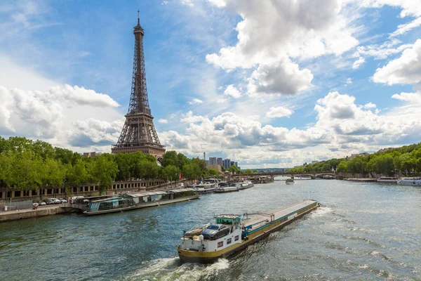 Wieża Eiffla Sekwana Paryżu Słoneczny Letni Dzień Francja — Zdjęcie stockowe