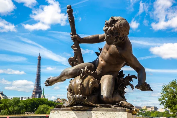 Escultura Bronce Puente Pont Alexandre Iii Torre Eiffel Por Detrás — Foto de Stock