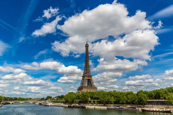 Torre Eiffel Río Sena París Soleado Día Verano Francia — Foto de Stock