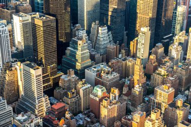 New York City, New York, ABD 'de günbatımında Manhattan' ın panoramik hava manzarası