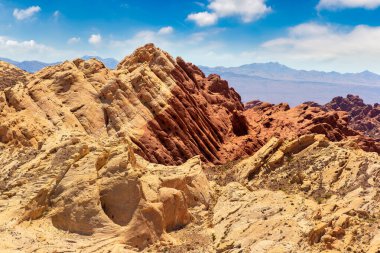 Ateş Vadisi Parkı güneşli bir günde, Nevada, ABD