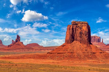 Güneşli bir günde Anıt Vadisi, Arizona, ABD